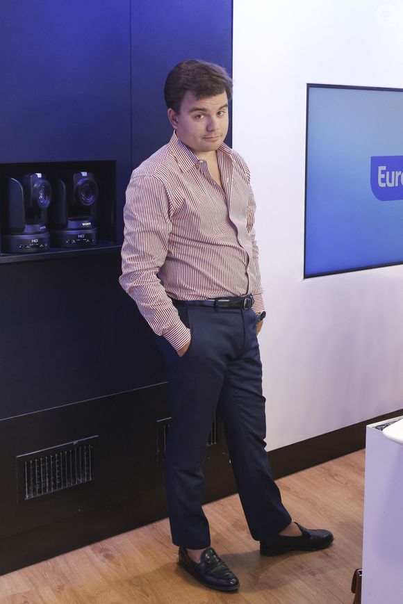 Exclusif - Gauthier Le Bret, sur le plateau de l’émission « On Marche Sur La Tête » présentée pa C.Hanouna dans les studios d’ Europe 1 à Paris, France, le 28 juin 2024. © Jack Tribeca/Bestimage