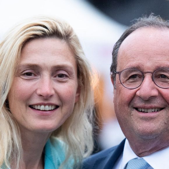 Julie Gayet et Francois Hollande assistent au concert de Zaho de Sagazan lors du 3eme Festival Soeurs Jumelles a Rochefort, France le 30 Juin, 2023. Photo by Aurore Marechal/ABACAPRESS.COM