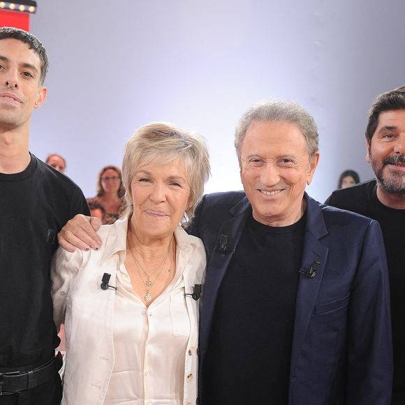 Exclusif - Jean-Baptiste Seguin, Véronique Jannot, Michel Drucker et Patrick Fiori - Enregistrement de l'émission Vivement dimanche au studio Rive Gauche, presentée par Michel Drucker . Diffusion sur France 3 le 14/09/2025.

© Guillaume Gaffiot / Bestimage