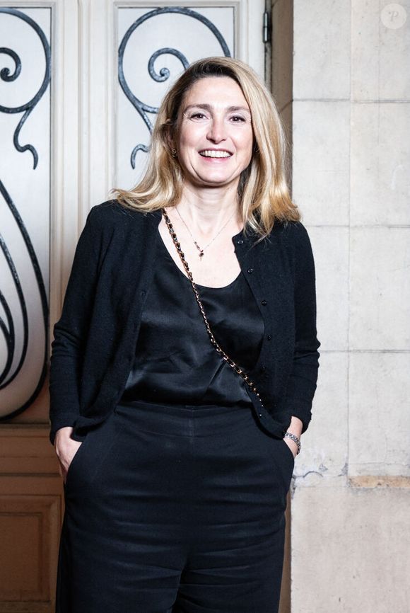 Julie Gayet à la sirée de lancement de la pièce "En attendant Bojangles" au théâtre de l'Oeuvre à Paris, le 15 janvier 2026. 

Photo : Julien Sarkissian / Bestimage