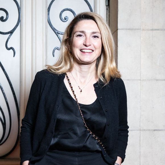 Julie Gayet à la sirée de lancement de la pièce "En attendant Bojangles" au théâtre de l'Oeuvre à Paris, le 15 janvier 2026. 

Photo : Julien Sarkissian / Bestimage