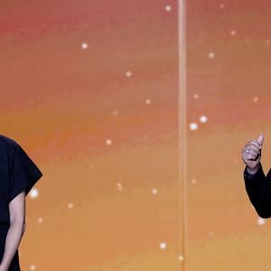 Exclusif - Isabelle Ithurburu et Nikos Aliagas lors de l'enregistrement de l'émission "La chanson secrète N°14", présentée par N.Aliagas et diffusée le 26 décembre sur TF1, consacrée à Isabelle Ithurburu à Paris le 9 décembre 2025. © Jacovides-Moreau/Bestimage