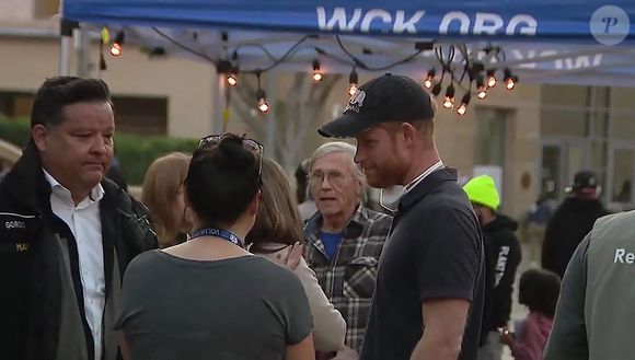 Le prince Harry et Meghan Markle se rendent au Pasadena Convention Center avec les services d secours et les victimes des incendies de Eaton à Los Angeles le 11 janvier 2025