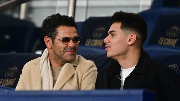 Jamel Debbouze et Léon (17 ans) face à Grand Corps Malade et son fils, tous venus célébrer le PSG contre l'OM
