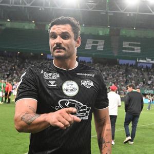 Florent Manaudou - Match des héros au stade Geoffroy-Guichard de Saint-Etienne le 31 mai 2026. Les Légendes des Verts et la Team des Héros ont fait le spectacle ce dimanche soir à Geoffroy-Guichard (3-4). © Mourad Allili/PsnewZ//Bestimage