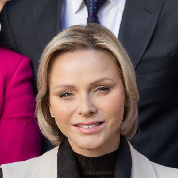 Le prince Albert II de Monaco et la princesse Charlene offrent des cadeaux aux personnes âgées de la principauté au siège de la Croix Rouge à Monaco le 14 novembre 2024 dans le cadre des célébrations de la Fête Nationale monégasque.

© Olivier Huitel / Pool Monaco / Bestimage