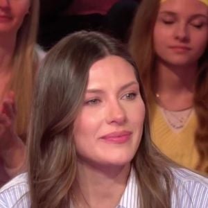 Camille Cerf a été profondément bouleversée par un adorable message de sa maman et sa soeur. Capture d'écran France 2