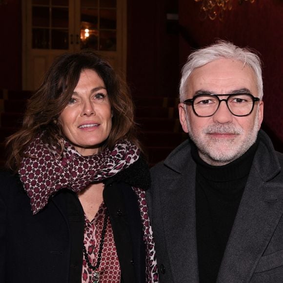 Exclusif - Pascal Praud et sa compagne Catherine lors de la première de la pièce de théâtre "L'avare" au Théâtre des Variétés à Paris le 15 janvier 2022

Rachid Bellak / Bestimage
