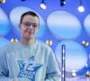 Avec 2,5 millions d’euros de gains, il devient le plus grand champion du jeu !
Emilien, grand champion des "12 Coups de midi", sur TF1
