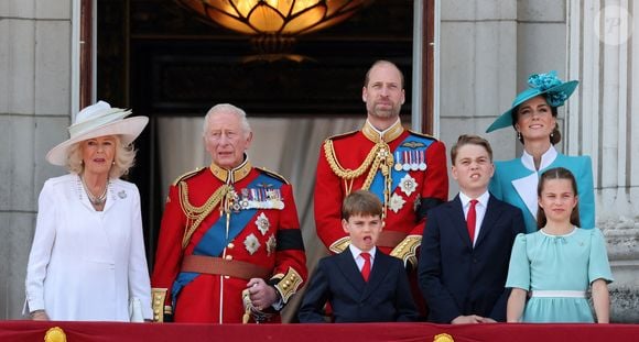 La reine Camilla, le roi Charles, le prince Louis, le prince William, le prince George, la princesse de Galles et la princesse Charlotte apparaissent sur le balcon du palais de Buckingham lors de la cérémonie des couleurs, à Londres, au Royaume-Uni, le 14 juin 2025. Photo par RICHARD POHLE/The Sunday Times/News Licensing/ABACAPRESS.COM