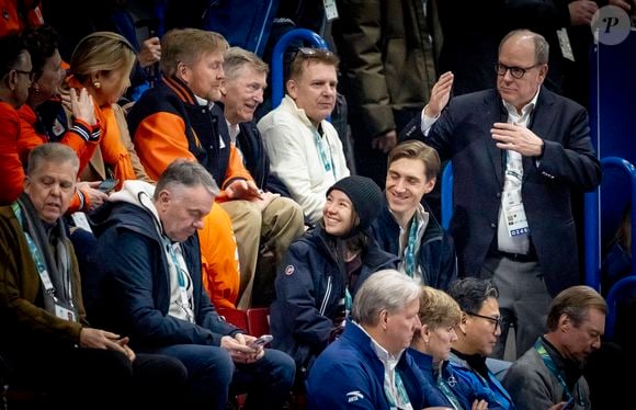 Très complices, ils ont échangé avec le souverain monégasque dans une ambiance à la fois officielle et familiale.

Le roi Willem-Alexander des Pays-Bas, la reine Maxima des Pays-Bas, le prince Albert II, la princesse Alexandra de Luxembourg de Hanovre, Ben-Sylvester Strautmann, Patinage de vitesse sur piste courte aux Jeux olympiques d'hiver de 2026, 4e jour à Milan, Italie, 10 février 2026. Photo par Dana Press / Bestimage