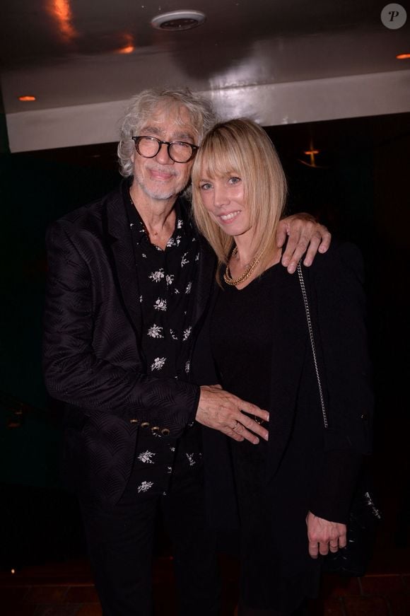 Exclusif - Louis Bertignac avec sa femme Laeticia - After de Garou au restaurant Manko à l'issue de son concert à la salle Pleyel à Paris le 7 octobre 2021. © Rachid Bellak/Bestimage