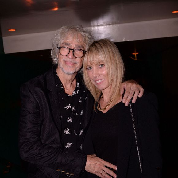 Exclusif - Louis Bertignac avec sa femme Laeticia - After de Garou au restaurant Manko à l'issue de son concert à la salle Pleyel à Paris le 7 octobre 2021. © Rachid Bellak/Bestimage