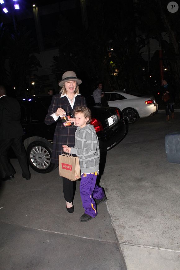 Diane Keaton n'a jamais été mariée mais a vécu plusieurs relations célèbres.

L'actrice américaine Diane Keaton en balade avec sa fille adoptive Dexter, à Beverly Hills, Los Angeles, CA, USA, le 7 février 2006. Photo par Limelight Pictures/ABACAPRESS.COM