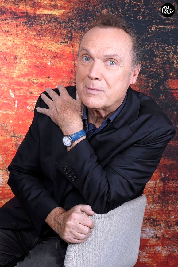 Exclusif - Portrait de Julien Lepers à Paris, le 8 octobre 2024.
© Cédric Perrin/Bestimage