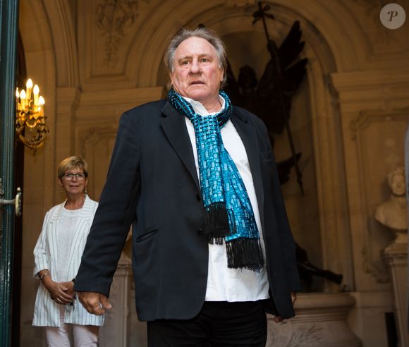 En effet, alors que son prix était initialement fixé à 800 000 euros, il a été revu à la baisse pour moins de 500 000 euros, selon la presse belge. 


Gérard Depardieu explose de colère face à une journaliste de RTL qui lui posait des questions trop privées, lors d'une cérémonie à l’hôtel de Ville de Bruxelles, honorant sa carrière cinématographique.
Belgique, Bruxelles, 25 juin 2018. ©ALAIN ROLLAND/ IMAGEBUZZ/ BESTIMAGE
