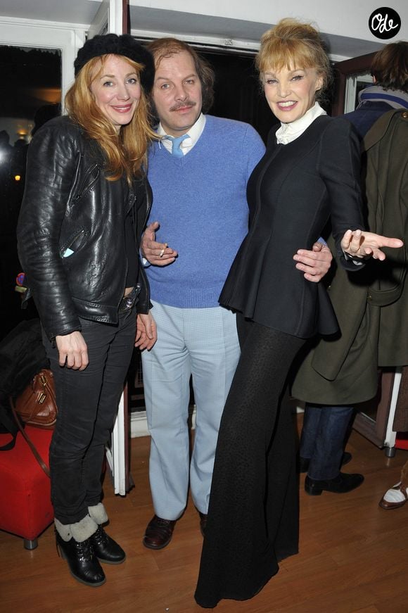Philippe Katerine, Julie Depardieu et Arielle Dombasle lors d'un concert d'Arielle Dombasle au théâtre du Châtelet à Paris.

© AGENCE / BESTIMAGE