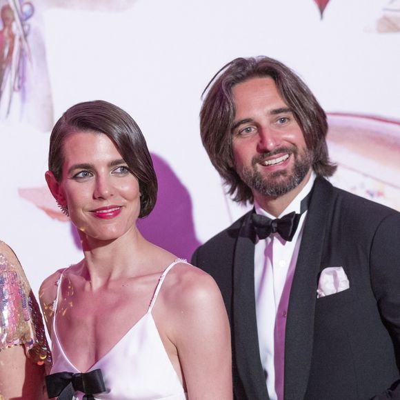 Charlotte Casiraghi et Dimitri Rassam lors du Bal de la Rose 2022 au Sporting Club de Monaco en faveur de la Fondation Princesse Grace le 8 juillet 2022. La princesse Caroline, fille aînée de la défunte princesse Grace, en est la présidente. Le Bal de la Rose, créé par la princesse Grace de Monaco en 1954, fait son grand retour en 2022, après deux ans d'absence en raison de la crise sanitaire. Il se déroule toujours au mois de mars mais l'édition 2022 a été reportée au 8 juillet en raison des conditions sanitaires.

© Cyril Moreau / Pool Monaco / Bestimage