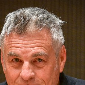 Le producteur de télévision Bruno Gaccio assiste à une audition devant la commission d'enquête sur les violences dans les secteurs du cinéma, de l'audiovisuel, des arts du spectacle, de la mode et de la publicité, à l'Assemblée nationale à Paris, le 16 janvier 2025. Photo de Firas Abdullah/ABACAPRESS.COM