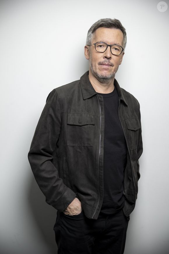 Ce à quoi l'ex-chroniqueur de Cyril Hanouna a répondu : "Sérieux? Donc la décence... Depuis ce matin, je bloque systématiquement tous ceux qui se risquent à faire des vannes douteuses sur un ami qui vient juste de nous quitter. Des vannes qui souvent fleurent bon le racisme ordinaire. La gerbe". 

Exclusif - Jean-Luc Lemoine - Backstage de l'enregistrement de l'émission "100% Logique", présentée par C.Féraud et diffusée le 2 mars sur France 2
© Cyril Moreau / Bestimage