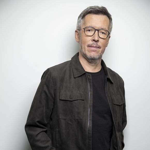 Ce à quoi l'ex-chroniqueur de Cyril Hanouna a répondu : "Sérieux? Donc la décence... Depuis ce matin, je bloque systématiquement tous ceux qui se risquent à faire des vannes douteuses sur un ami qui vient juste de nous quitter. Des vannes qui souvent fleurent bon le racisme ordinaire. La gerbe". 

Exclusif - Jean-Luc Lemoine - Backstage de l'enregistrement de l'émission "100% Logique", présentée par C.Féraud et diffusée le 2 mars sur France 2
© Cyril Moreau / Bestimage