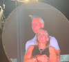 La scène, captée par la "kiss cam" et diffusée sur les écrans géants, est rapidement devenue virale sur les réseaux sociaux. 

Capture d'écran TikTok de la scène au concert de Coldplay.