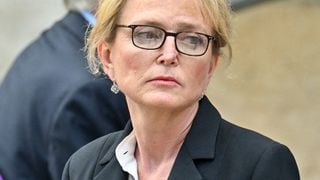 Claude Chirac évoque les derniers jours de sa mère, Bernadette Chirac, chez leur amie de toujours Line Renaud : "un paradis d’amour, de fleurs, et de chant des oiseaux"
