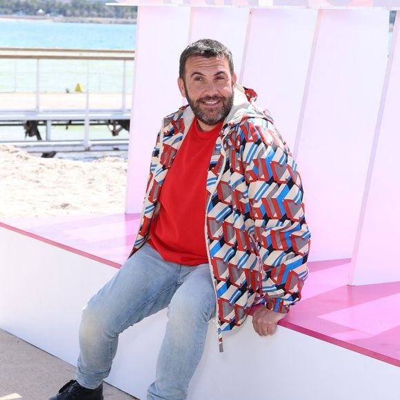 Si l'acteur de 46 ans vit un véritable rêve d’enfant en exerçant le métier d’acteur, 

Laurent Ournac lors du photo call de ''Camping paradis'  sur la plage du Majestic lors de la 7eme saison de 'CanneSeries' à Cannes le 6 Avril 2024 

Denis Guignebourg/BestImage