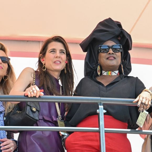 Charlotte Casiraghi, Jacky Ickx et sa femme Khadja Nin dans les paddocks du Formula 1 Louis Vuitton Grand Prix de Monaco 2026, à Monte Carlo, Monaco, le 6 juin 2026. © Bruno Bebert/Bestimage