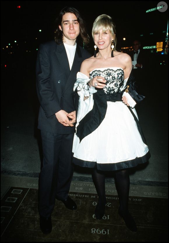 Son fils Alexandre s'attache aujourd'hui à entretenir sa mémoire.

Alexandre Villeret et sa mère Irina à Paris en 1992. © Bestimage