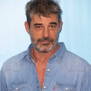 Thierry Neuvic a fêté ses 55 ans ce dimanche 3 août 2025.

La 25e édition du Festival de la fiction télé de La Rochelle, le vendredi 15 septembre 2023. © Christophe Aubert via Bestimage