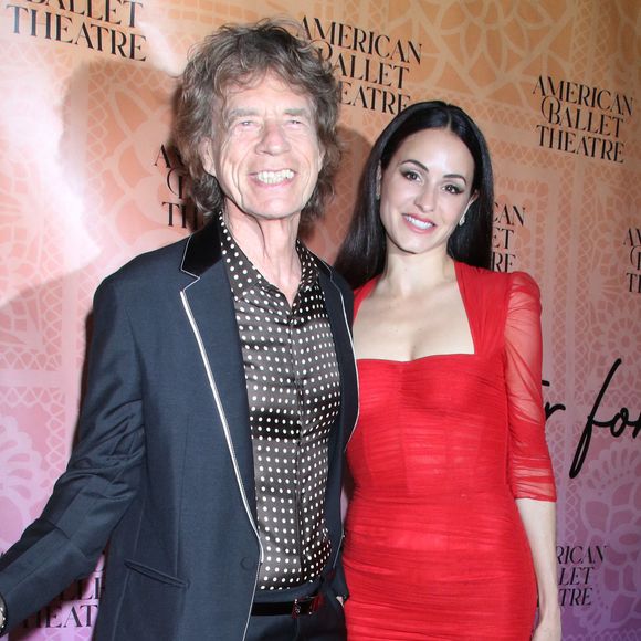 Les tourtereaux se sont rencontrés à Tokyo en 2014. Deux ans plus tard, la chorégraphe et danseuse a accouché d'un petit Devereaux, fruit de ses amours avec le leader des Rolling Stones !

Mick Jagger et Melanie Hamrick au gala de juin 2023 de l'American Ballet Theatre en l'honneur de la fondatrice Yolanda Santos et de l'auteur Laura Esquivel au David Geffen Hall au Lincoln Center le 22 juin 2023 à New York City. (Photo Press Service / BESTIMAGE).