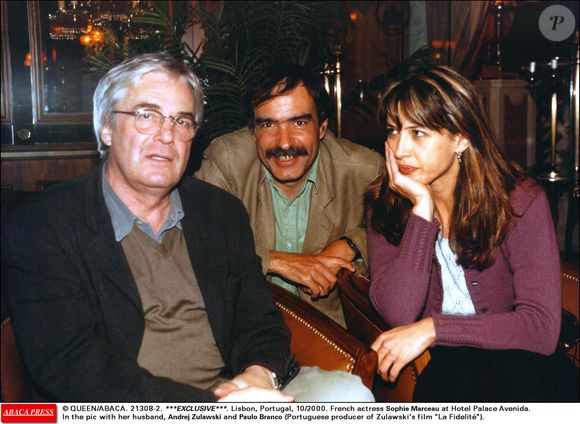 L'actrice française Sophie Marceau à l'hôtel Palace Avenida. Sur la photo avec son mari, Andrej Zulawski et Paulo Branco (producteur portugais du film de Zulawski "La Fidelité"). Lisbonne, octobre 2000. © QUEEN/ABACA