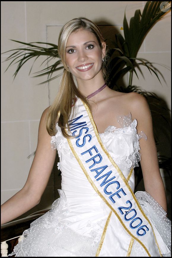 Alexandra Rosenfeld, Miss France 2006 - 29e cérémonie des Best 2005. Paris, le 12 décembre 2005. ©  Coadic Guirec / Bestimage