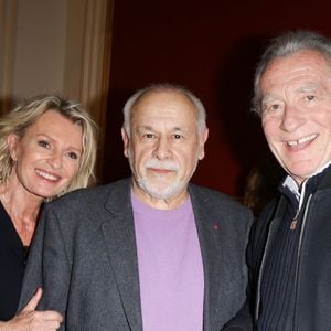 Sophie Davant, Francis Perrin et William Leymergie lors de la 50ème de la pièce "Lyly" au théâtre de Paris le 27 mars 2025. 

© Coadic Guirec/Bestimage