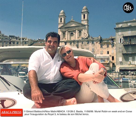 © Gérard Baldocchi/Nice Matin/ABACA. 13128-2. Bastia, 11/06/99. Muriel Robin passe le week-end en Corse pour l'inauguration du Royal 5, le bateau de son compagnon Michel Ienco.