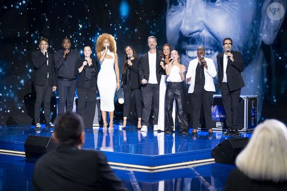 Exclusif - Cassy Covin (directeur artistique Paradis Latin), Cyril Cinélu, Jade Chantelle, Emmanuel Moire, Zoé Clauzure, Dominique Magloire et les amis de Kamel Ouali, Tony, Didier, Patricia et Marjorie pour Kamel Ouali pour les surprises lors de l'enregistrement de l'émission "La Boîte à secrets", présentée par F.Bollaert et diffusée le 3 octobre 2025 sur France 3, dans les studios du Lendit à Saint-Denis, Seine Saint-Denis, France, le 9 septembre 2025. © Pierre Perusseau/Bestimage