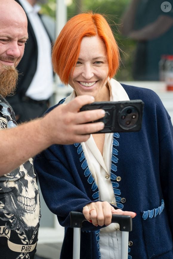 La chanteuse canadienne Natasha St-Pier arrive à l'enregistrement de l'émission "Vivement dimanche" à Paris, France, le 9 septembre 2025, et diffusée le 12 octobre 2025 sur France 3. © Jonathan Jacob/Bestimage