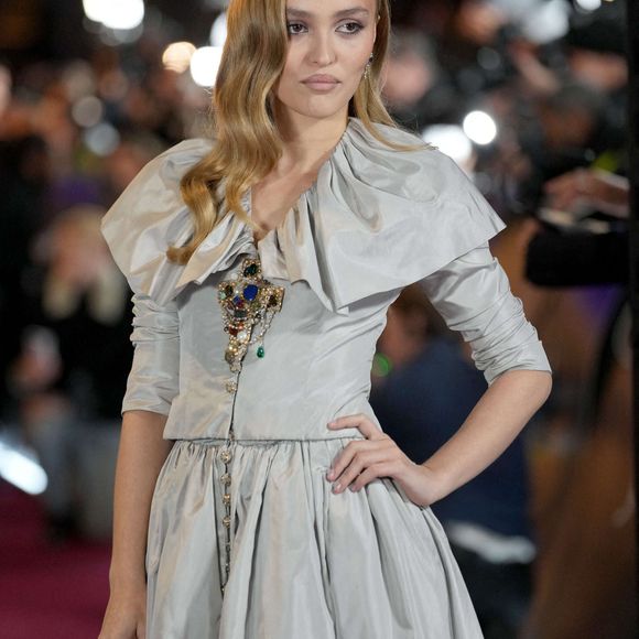 "Jack, C’est la personne la plus cool qui soit" affirme Lily qui évoque en passant l'éducation donnée par Vanessa et Johnny.

Lily-Rose Depp arrive à la première britannique de Nosferatu à l'Odeon Luxe à Leicester Square, Londres, Royaume-Uni, mercredi 4 décembre 2024. Photo par Maja Smiejkowska/PA Wire/ABACAPRESS.COM