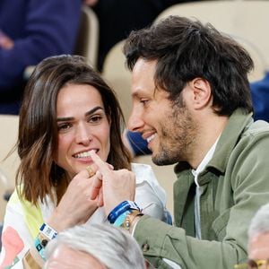 Le chanteur Vianney et sa femme Catherine Robert en tribunes lors des Internationaux de France de Tennis de Roland Garros 2025, à Paris, France, le 6 juin 2025. © Jacovides-Moreau/Bestimage