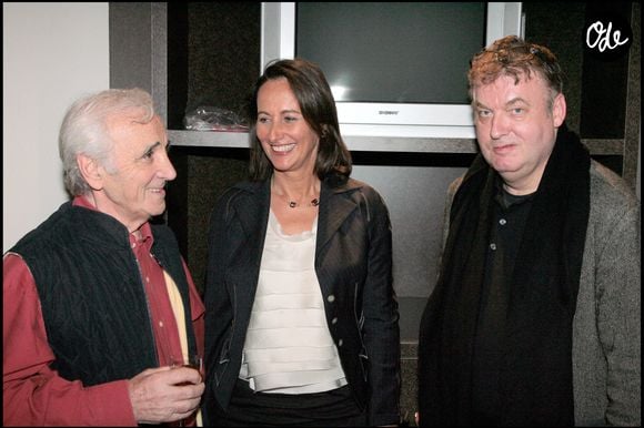On vous dit tout dans notre article.

Exclusif - Charles Aznavour, Ségolène Royal et Dominique Besnehard en 2007.
© RINDOFF-GUIREC / BESTIMAGE