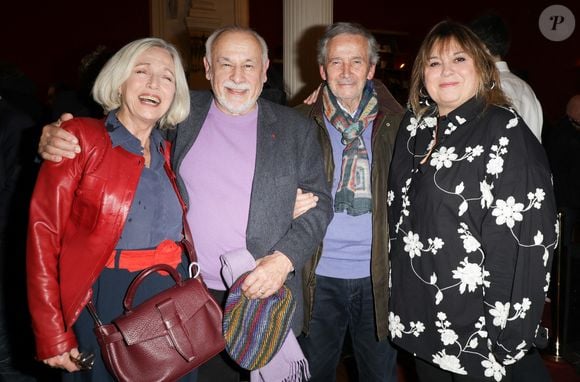 Exclusif -  Alain Doutey avec sa femme Arielle Séménoff, Francis Perrin, et Michèle Bernier - 50ème de la pièce "Lyly" avec M. Bernier et F. Perrin au théâtre de Paris le 27 mars 2025. © Coadic Guirec/Bestimage