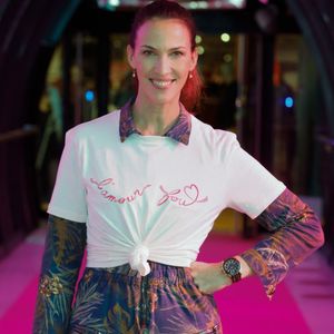 Linda Hardy (miss France 1992) - Opération "Fil rose" ayant pour objectif de reverser 1 euro pour chaque kilomètre parcouru à l'association "les bonnes fées" au centre commercial Beaugrenelle à Paris, France, le 27 octobre 2021.

© Christophe Clovis / Bestimage