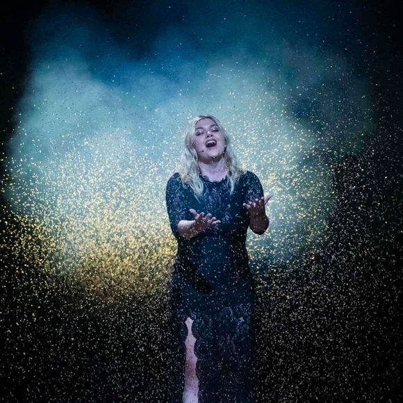 À Basel, en Suisse, le 15 mai, Louane lors du live de la 2nd demi finale du 69e concours de l'Eurovision (Credit Image: © Baden Roth/ZUMA Press Wire)