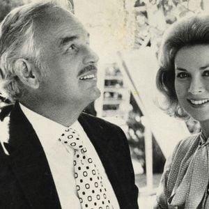 Celle qui était l'épouse du Prince Rainier de Monaco faisait aussi carrière à Hollywood et elle sert aujourd'hui de véritable exemple pour ses petits-enfants.

Prince Rainier de Monaco et Princesse Grace Kelly, Montecarlo, 1970. Photo Alamy/Abaca