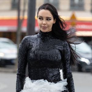 Nabilla - célébrités à l'arrivée du défilé Rahul Mishra lors de la Paris Fashion Week - Haute Couture Printemps / Ete 2025 , Paris, France, 27 Janvier 2025. © Jeremy Melloul / Bestimage