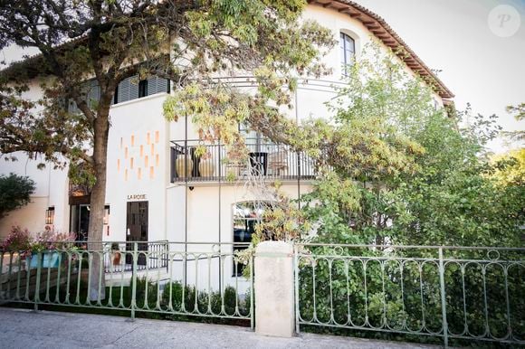Exclusif - Patrick Bruel - Patrick Bruel inaugure son hôtel cinq étoiles "L'Isle de Leos MGallery" à L'Isle-sur-la-Sorgue, France, le 23 septembre 2025. © Jack Tribeca / Bestimage