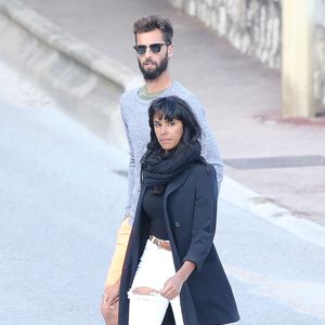 Benoît Paire et sa compagne Shy'm se promènent dans les rues de Monaco après un déjeuner à leur hôtel le 13 avril 2016. Benoît Paire s'est qualifié pour les huitièmes de finale du Masters 1000 de Monte-Carlo grâce à sa victoire en deux sets (6-4, 6-3) contre Joao Sousa, quelques heures plus tôt. ©Agence / Bestimage