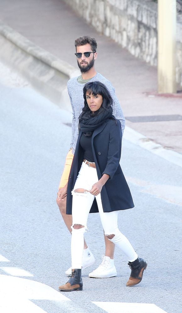 Benoît Paire et sa compagne Shy'm se promènent dans les rues de Monaco après un déjeuner à leur hôtel le 13 avril 2016. Benoît Paire s'est qualifié pour les huitièmes de finale du Masters 1000 de Monte-Carlo grâce à sa victoire en deux sets (6-4, 6-3) contre Joao Sousa, quelques heures plus tôt. ©Agence / Bestimage
