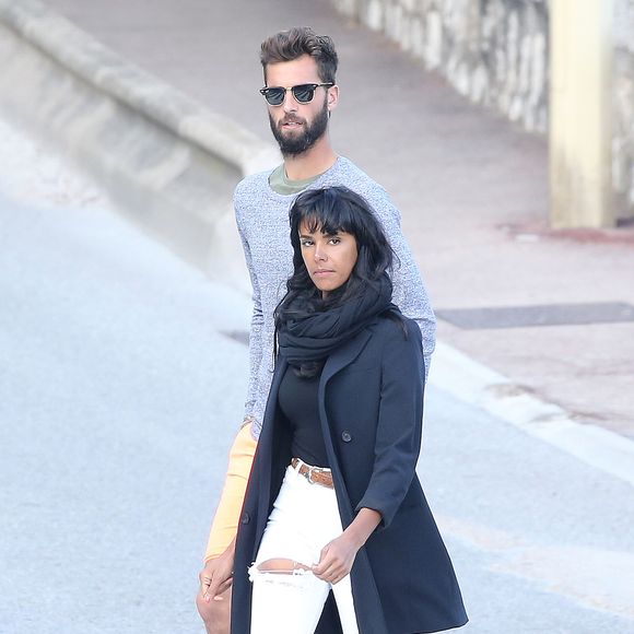 Benoît Paire et sa compagne Shy'm se promènent dans les rues de Monaco après un déjeuner à leur hôtel le 13 avril 2016. Benoît Paire s'est qualifié pour les huitièmes de finale du Masters 1000 de Monte-Carlo grâce à sa victoire en deux sets (6-4, 6-3) contre Joao Sousa, quelques heures plus tôt. ©Agence / Bestimage